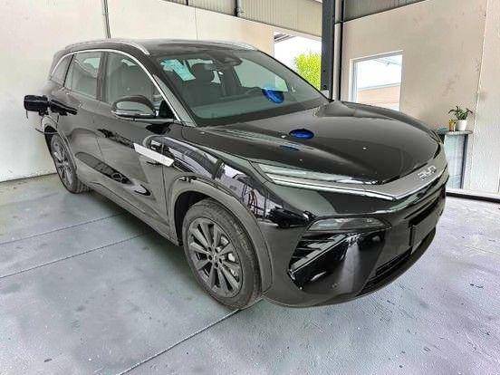 BYD ATTO 8 1.5 TURBO PHEV AWD AUTOMÁTICO BYD ATTO 8 1.5 TURBO PHEV AWD AUTOMÁTICO